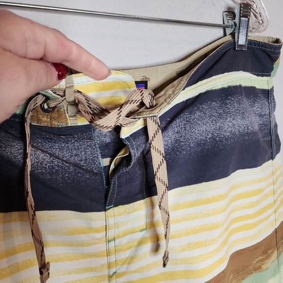 Patagonia Board shorts. Men's size 36 - Picture 11 of 16